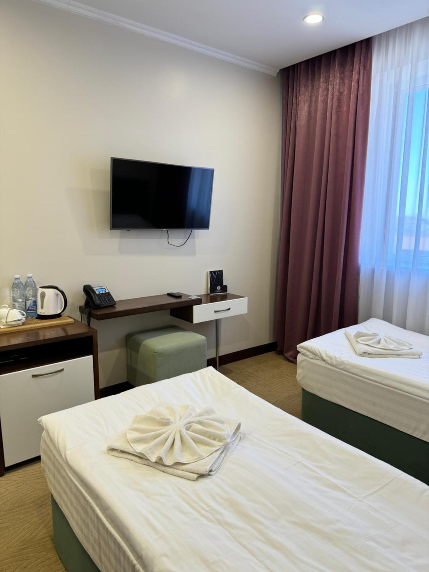 Sulo Atyrau Hotel Екстер'єр фото