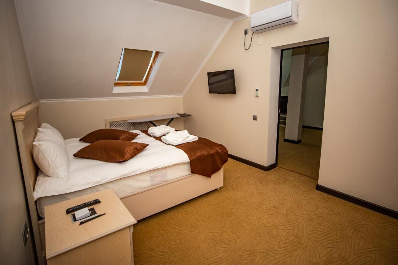Sulo Atyrau Hotel Екстер'єр фото